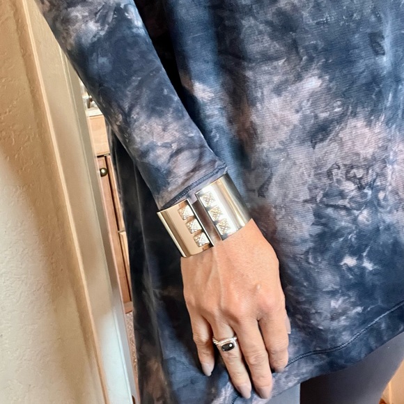 Victoria Secret Cuff Bangle - Picture 7 of 8